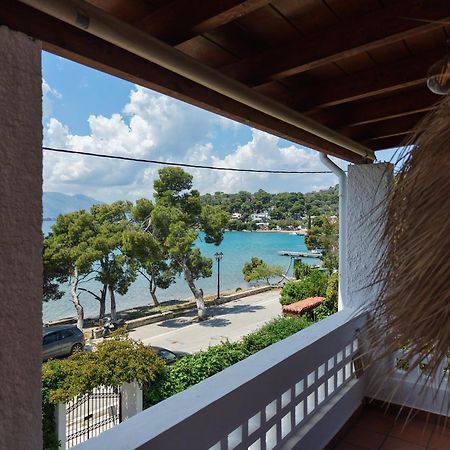 Seaview Apartment - Poros Relaxing Beachfront Flat Poros Town Buitenkant foto