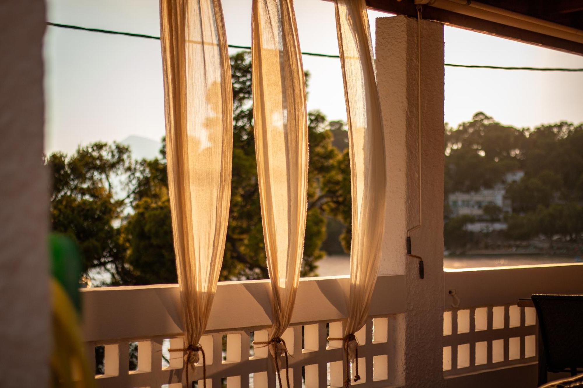 Seaview Apartment - Poros Relaxing Beachfront Flat Poros Town Buitenkant foto