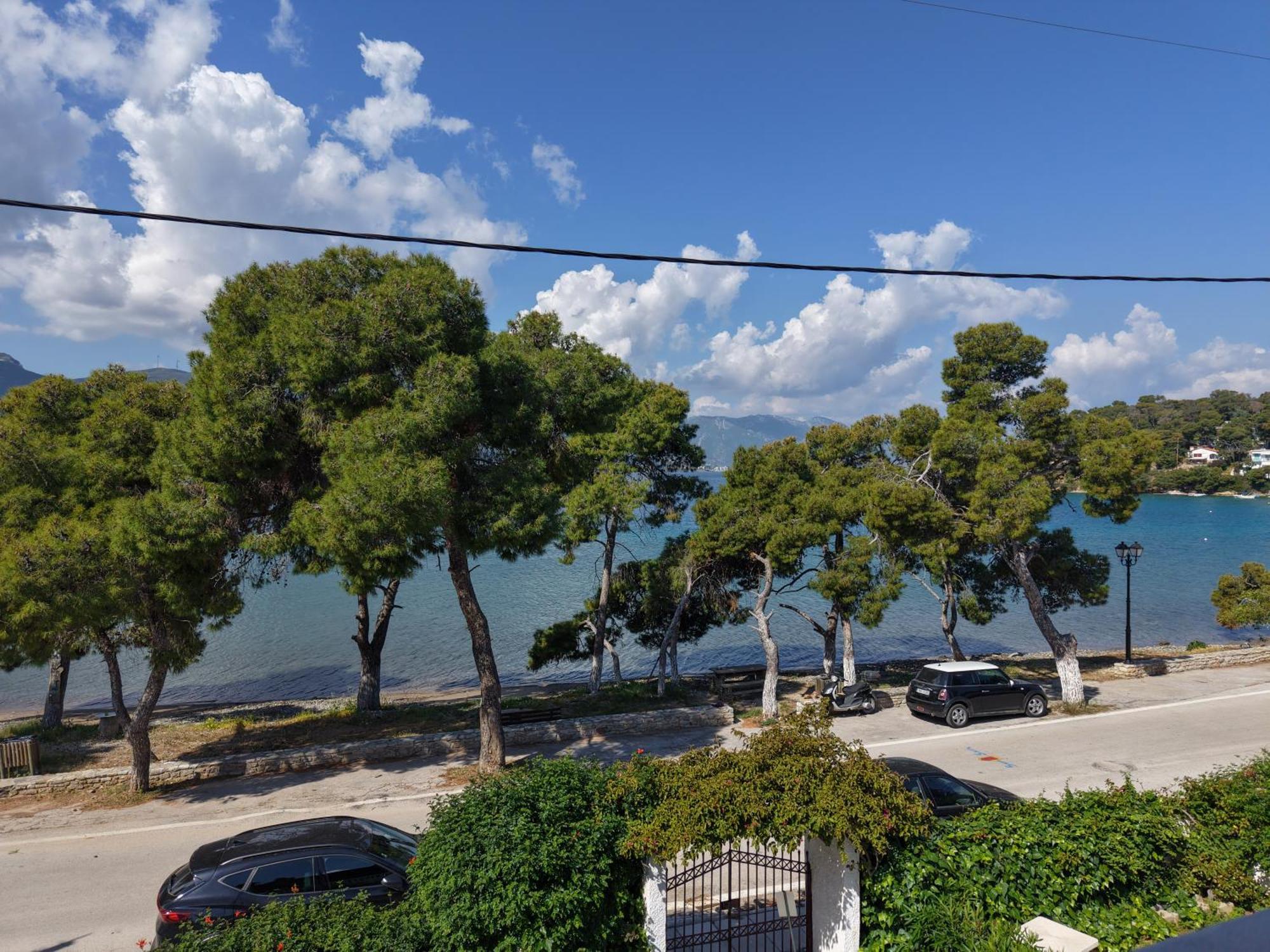 Seaview Apartment - Poros Relaxing Beachfront Flat Poros Town Buitenkant foto