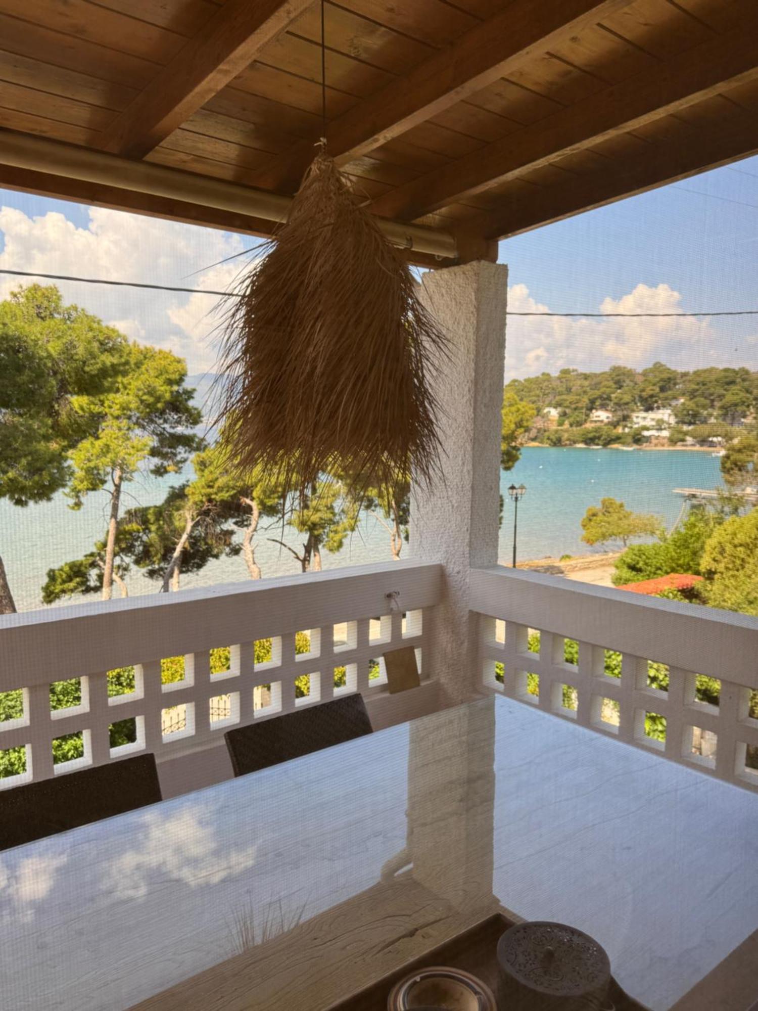 Seaview Apartment - Poros Relaxing Beachfront Flat Poros Town Buitenkant foto